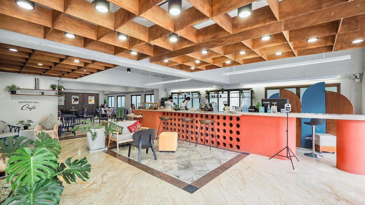 民武里藏红花山酒店 曼谷 外观 照片